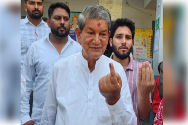 Lok Sabha Elections 2024: हरीश रावत ने मंडी माजरा में किया मतदान, कहा- पांचों
सीट पर कांग्रेस की जीत पक्की