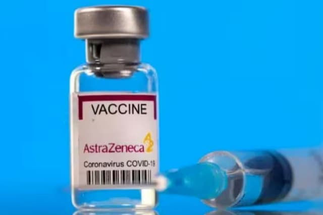 कोरोना वैक्सीन कोविशील्ड लगवाने वालों के लिए बुरी खबर! जम सकते हैं खून के थक्के