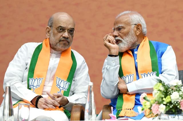Lok Sabha Elections 2024: गुजरात की 25 सीटों पर वोटिंग कल, PM मोदी, अमित शाह
समेत कई बड़े नेता डालेंगे वोट