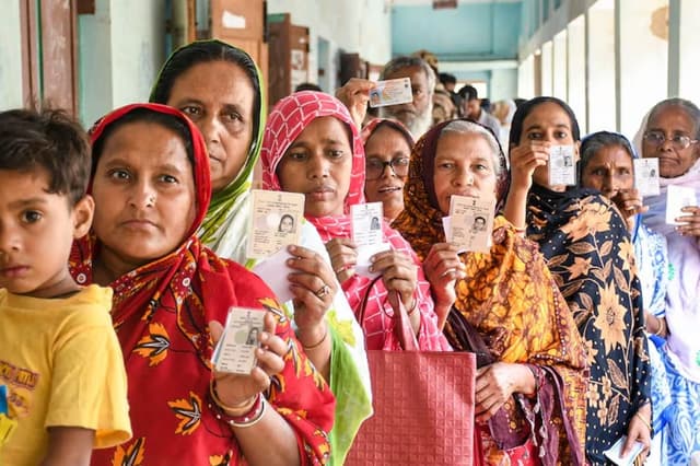 Lok Sabha Elections 2024: पांचवें चरण का मतदान समाप्त, अब तक 428 सीटों पर संपन्न
हुआ चुनाव