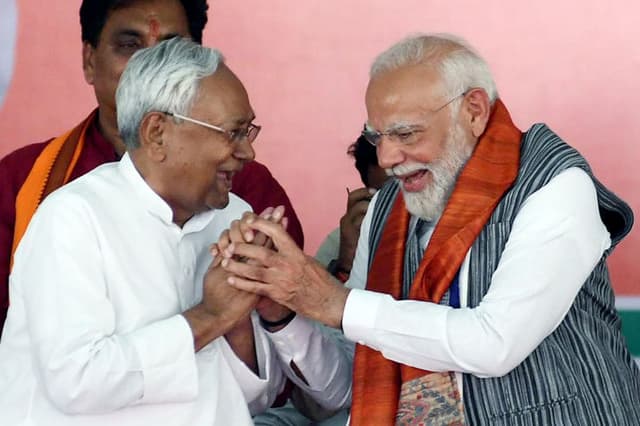 Bihar CM: बिहार को मिलने वाला है नया मुख्यमंत्री! PM मोदी और अमित शाह से मिले
नीतीश कुमार, Modi 3.0 में मिल सकती है बड़ी जिम्मेदारी
