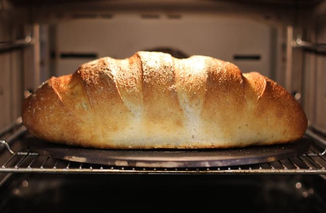 घर में ही बनाएं पनीर स्टफ्ड ब्रेड