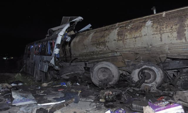 सीरिया: राजधानी में ईंधन भरे ट्रक की दो यात्री बसों से जोरदार टक्कर, अब तक 30 की मौत
