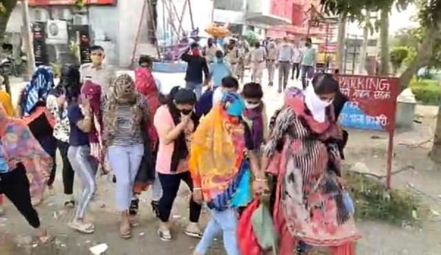 स्पा सेंटर की आड़ में देह व्यापार, 11 लड़कियां और छह लड़के गिरफ्तार
