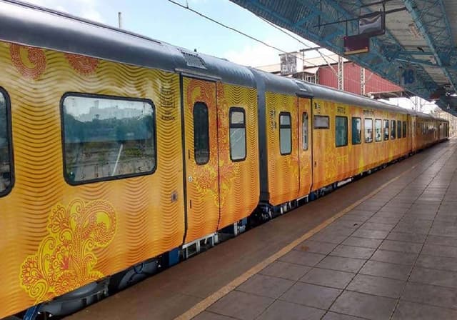 इस ट्रेन से जिन 2135 यात्रियों ने किया सफर, उनके खातों में चार लाख रुपये भेजेगा IRCTC, कहीं आपने भी तो इससे नहीं की थी यात्रा