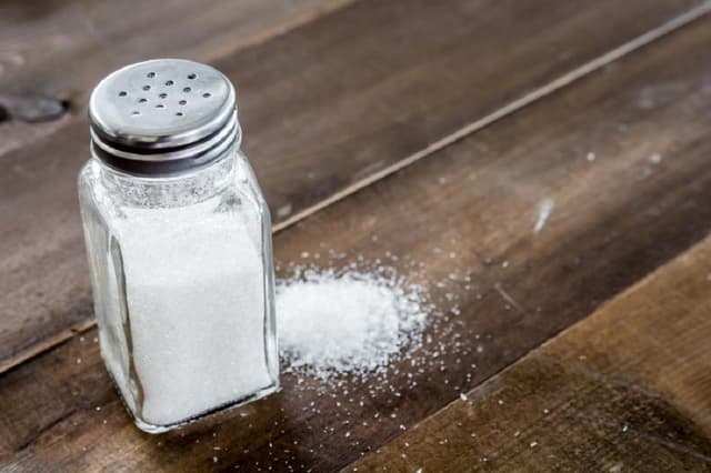 Salt Intake: खाने में करते हैं नमक का कम मात्रा में सेवन तो सेहत को मिलते हैं ये 5 अद्भुत फायदे