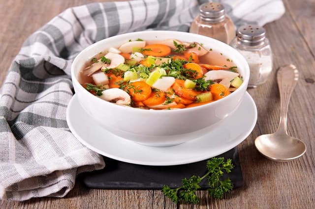 Weight Loss Tips: वजन कम करने के लिए करें इन सूप का सेवन, साथ ही सेहत को मिलते हैं अनेकों फायदे