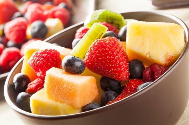 Weight Loss Fruits: अगर आप बढ़ते वजन को तेजी से करना चाहते है कम, तो जरूर करें इन फलों को अपनी डाइट में शामिल
