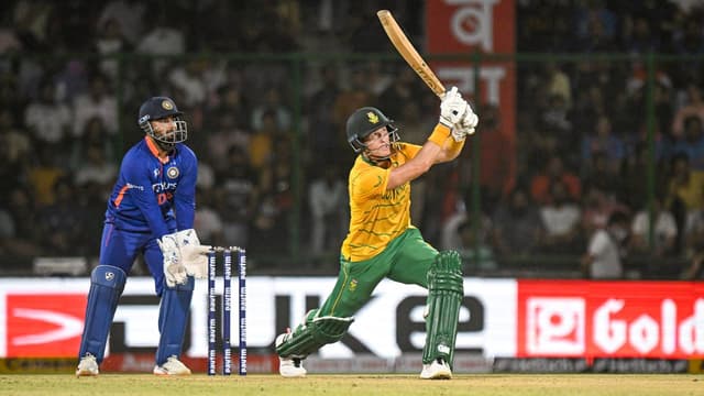 भारत-अफ्रीका वनडे सीरीज से पहले चोटिल हुआ दिग्गज खिलाड़ी, T20 World Cup 2022 से भी हुई छुट्टी
