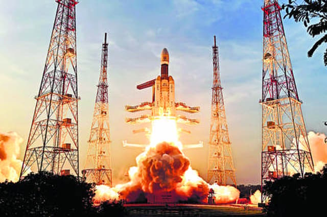 ISRO: अंतरिक्ष में नक्षत्र तैयार कर रही एयरटेल, वन वेब के लिए 36 उपग्रहों 23 को प्रक्षेपण