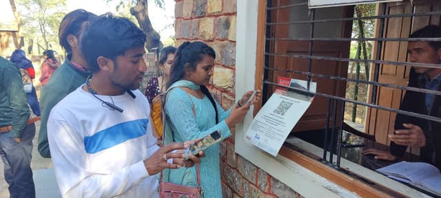 पुरातत्व विभाग का डिजिटल इंडिया का प्रयोग सैलानियों की मुसीबत