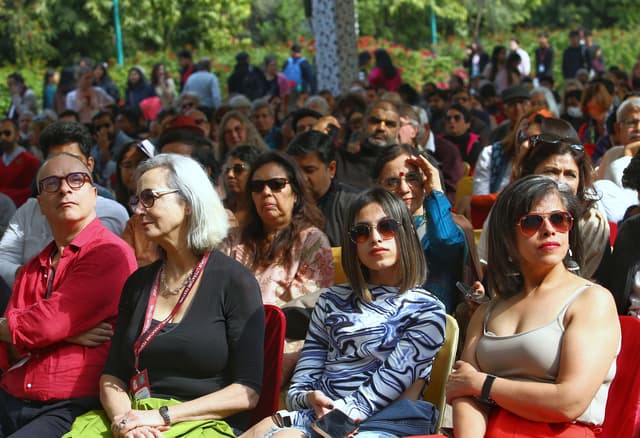 Jaipur Literature Festival 2023 : साहित्य के आयोजन में दिखे फैशन के रंग, देखें तस्वीरें
