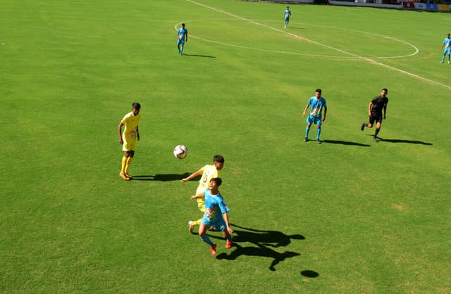खेलो इंडिया के तहत फुटबॉल मैच कर्नाटक और वेस्ट बंगाल के बीच खेला गया
