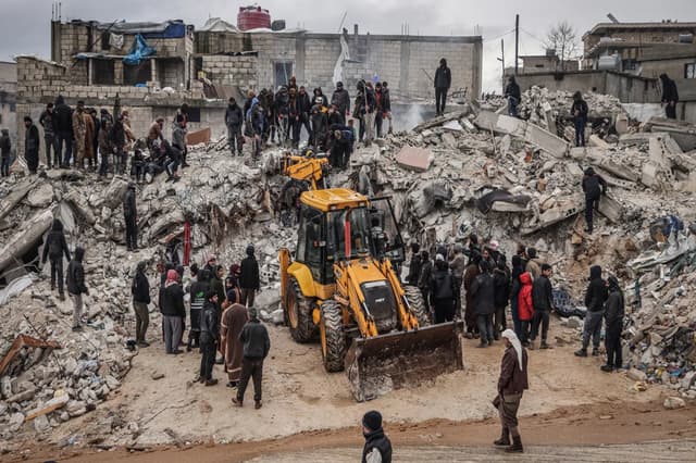 Turkiye-Syria Earthquake : भूकंप के झटके से तुर्की फिर थर्राया,  तुर्की-सीरिया में अब तक 4365 मौतें, 5600 इमारतें जमींदोज