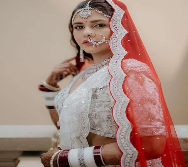 दलजीत कौर बनीं मिसेज पटेल, हिंदू रीति-रिवाज से बिजनेसमैन निखिल पटेल संग रचाई शादी