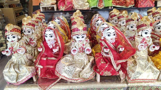 गणगौर सिंजारा उत्सव पर जयपुर के बाजारों में बढ़ी रौनक, देखें तस्वीरें