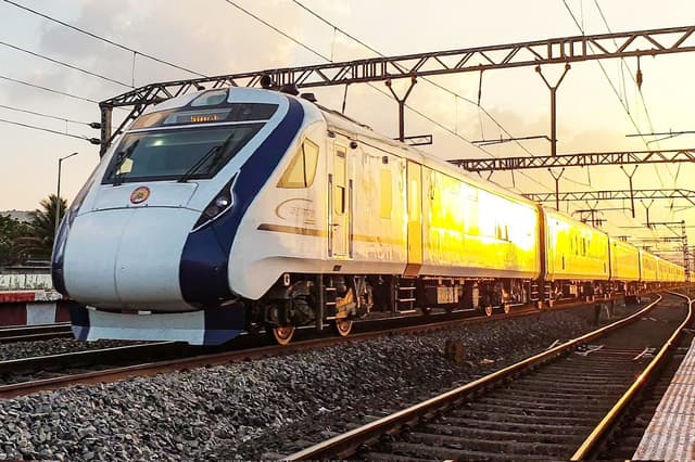 160 किमी. की स्पीड से दौड़ेगी वंदेभारत ट्रेन, जयपुर से दिल्ली का सफर केवल पौने तीन घंटे में होगा पूरा