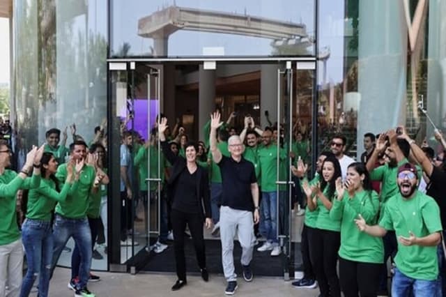 Video : मुंबई में खुला भारत का पहला Apple Store, अब इस शहर में खुलेगा जानें