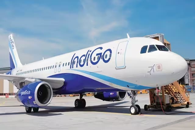फ्लाइट्स में नहीं थम रही बदसलूकी, अब इंडिगो की एयर होस्टेस के साथ छेड़छाड़