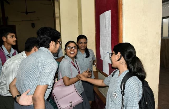 पश्चिम बंगाल माध्यमिक शिक्षा बोर्ड : 10वीं परीक्षा के परिणाम घोषित, 86.15 प्रतिशत परीक्षार्थी उत्तीर्ण