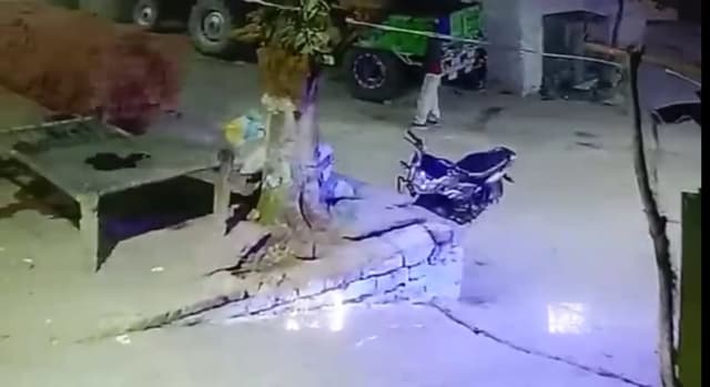 मुरैना में बदमाशों ने ट्रैक्टर-बाइक उठाने का किया प्रयास, भागे बदमाश