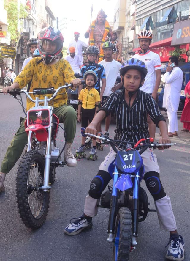 महाराणा प्रताप जयंती पर निकली शोभायात्रा की झलकियां देखें तस्वीरों में