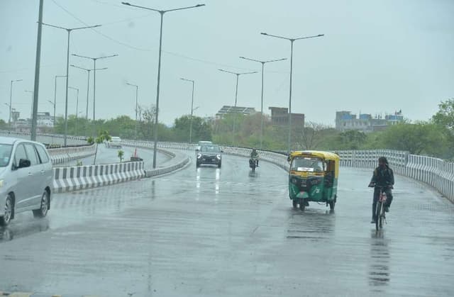 राजस्थान में यहां जेठ माह में सावन सी बारिश...देखिए फोटो