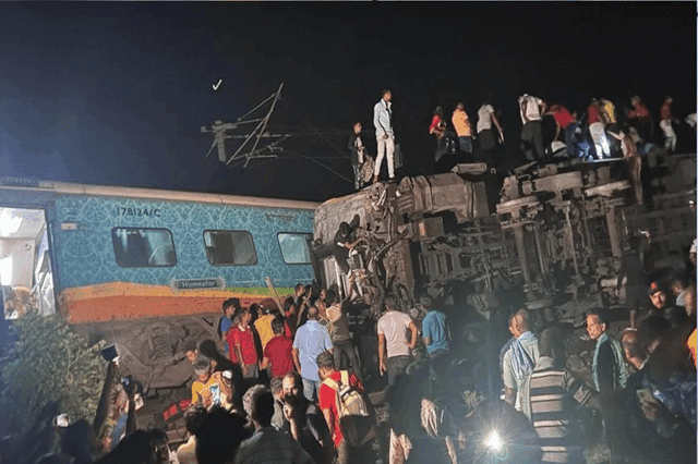 ओडिशा में कोरोमंडल एक्सप्रेस और मालगाड़ी में टक्कर: 179 यात्री जख्मी, 30 की हालत गंभीर