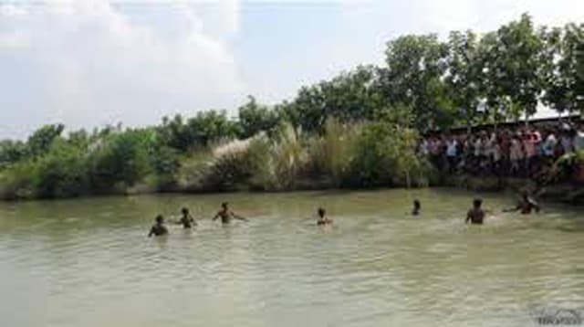 तालाब में नहाते समय डूबे सात बच्चे, पांच की हुई मौत, गांव मचा कोहराम