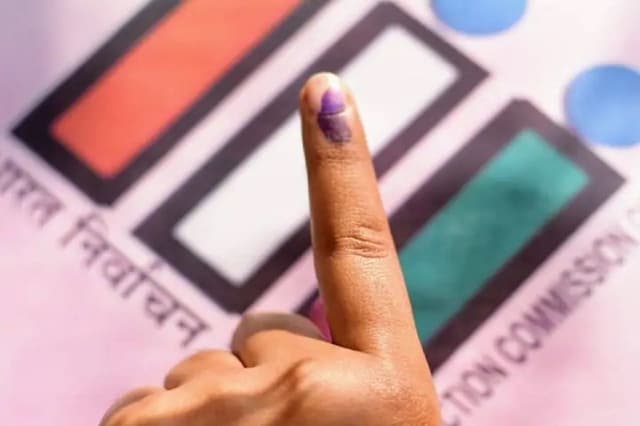 Rajasthan Election 2023: माकपा ने चूरू जिले की तीन सीटों पर खोले पत्ते, कांग्रेस में दावेदारों से लिए आवेदन, भाजपा में सर्वे पर टिकी आस