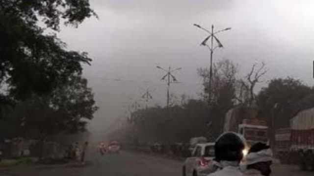 UP weather forecast: पूर्वी राजस्थान पर बना चक्रवाती तूफ़ान का प्रभाव, भारी बारिश की अलर्ट
