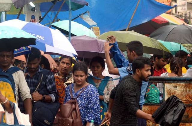 कोलकाता में तीन दिन तक रिमझिम बारिश के आसार