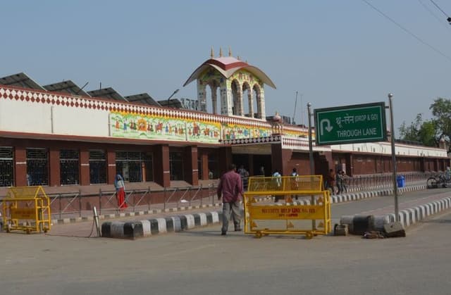 दो माह बाद भी अमृत भारत स्टेशन योजना की रफ्तार सुस्त