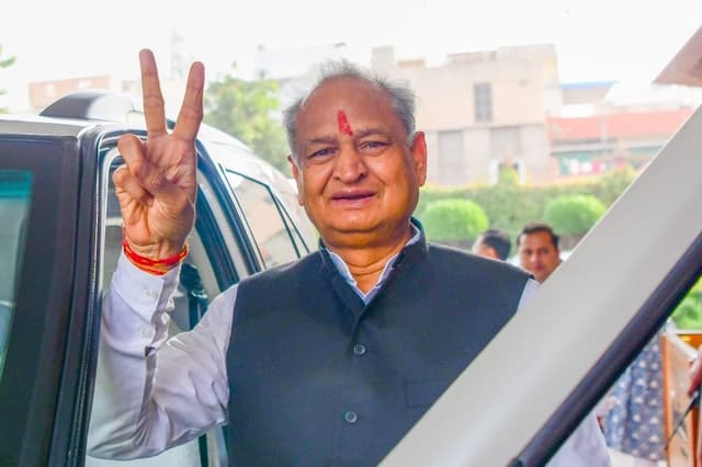 Rajasthan Election : कांग्रेस जीती तो कौन होगा सीएम? तेलंगाना मीडिया के सामने गहलोत ने किया 'खुलासा'!
