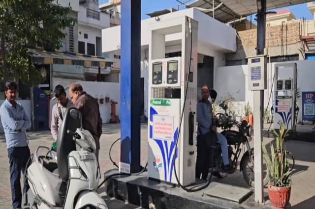राजस्थान में 7 रुपए तक सस्ता हुआ पेट्रोल, जानिए कहां कितने घटे पेट्रोल-डीजल के दाम