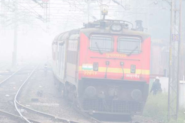 Weather Changed : ठंड के साथ कोहरे का अलर्ट, रेलवे ने ट्रेनों को लेकर जारी किए आदेश