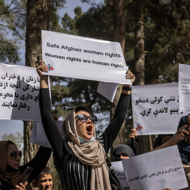 अफगानिस्तानी महिलाओं ने हिंसा के खिलाफ किया विरोध प्रदर्शन, मानवाधिकारों की मांग