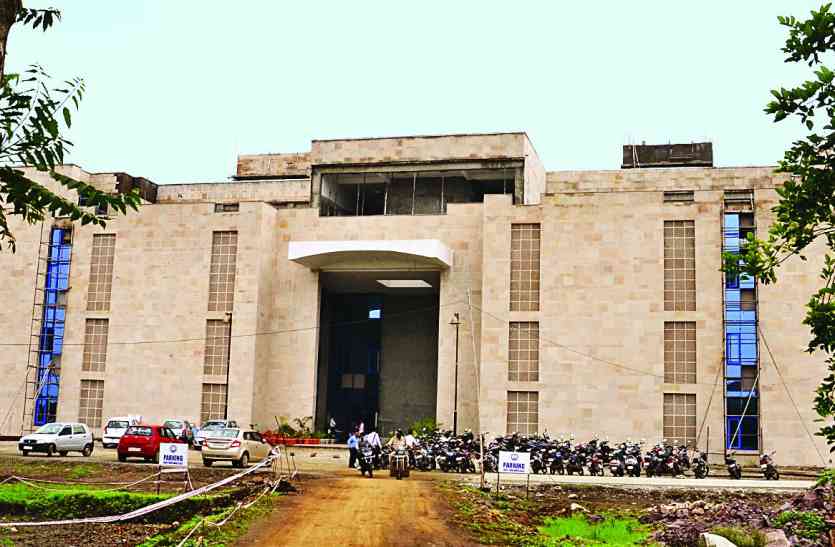24 हजार से ज्यादा पदों को है चिकित्सकों का इंतजार, जानिये क्या है मामला