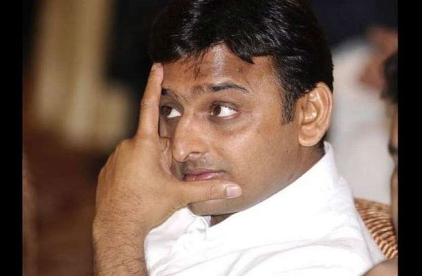 To see Congress Bharat Band, Akhilesh's sudden change in the program कांग्रेस के भारत बंद से सपा में खबलाहट, अखिलेष ने अचानक बदला कार्यक्रम