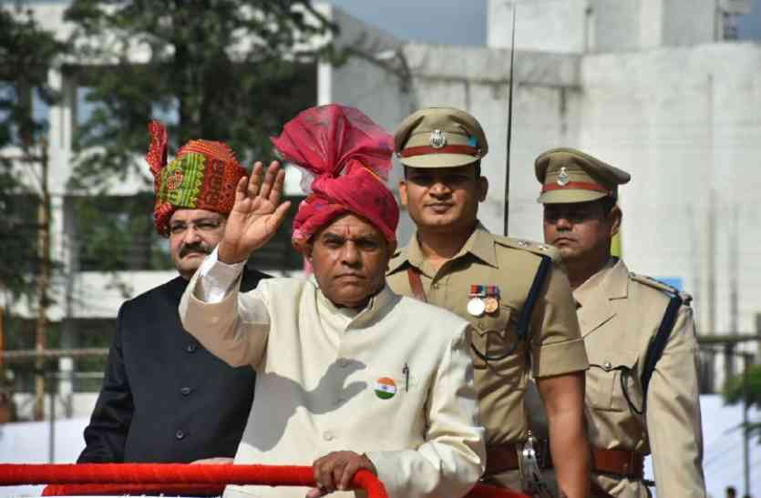Happy Independence Day 2017 स्वतंत्रता दिवस पर शान से लहराया तिरंगा झंडा
