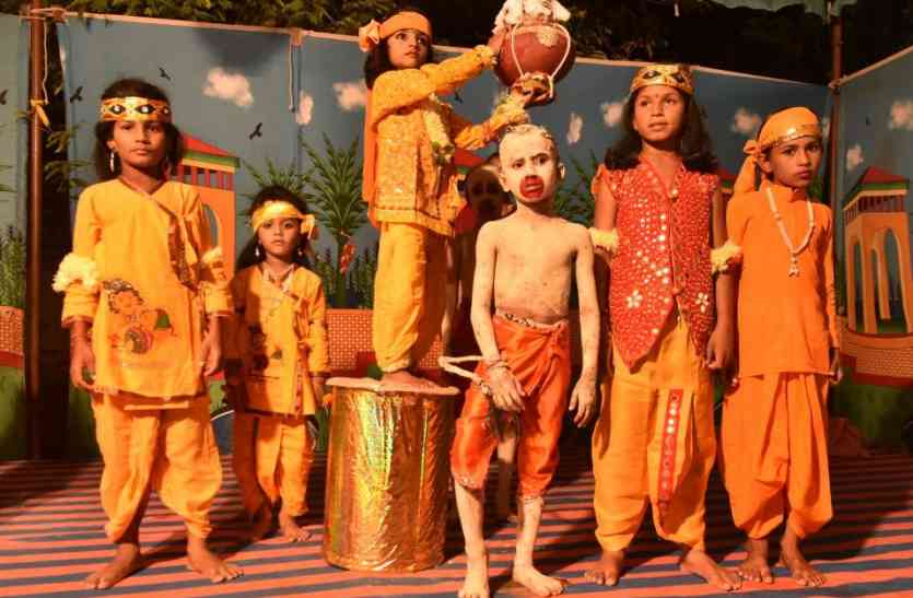 jaisalmer patrika Jaisalmer Krishna Janmastmi video- नन्दघर आनन्द भयो, जय हो गोपाल की, जय कन्हैयालाल की