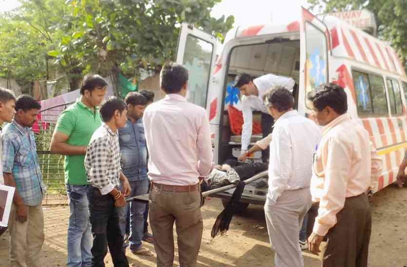 Teenager found blacked at Agra Mumbai roadside Died सड़क किनारे बेहोश मिली युवती, इलाज के दौरान मौत