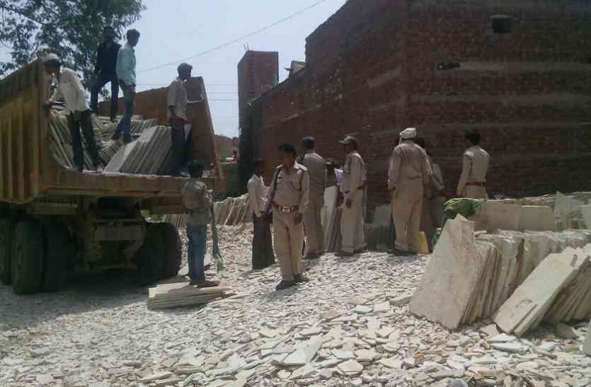 Crime, Action, Police, Forest department, Stone Factory, Morena, Banmor स्टोन फैक्ट्री से वन विभाग की टीम ने की फर्सी जब्त