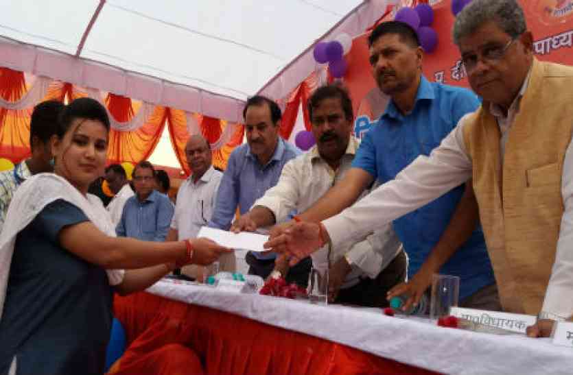 antyoday इन योजनाओं में 200 से अधिक लाभार्थियों को मिले स्वीकृतपत्र