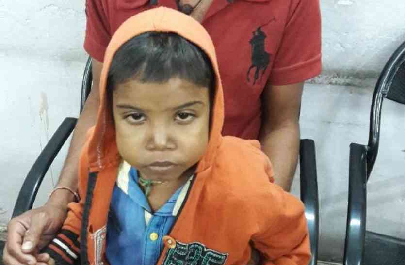 ABHISHEK VAISHNAV मासूम सपनों पर लगा बीमारी का ग्रहण, किडनी की बीमारी से जूझ रहा 14 साल का अभिषेक