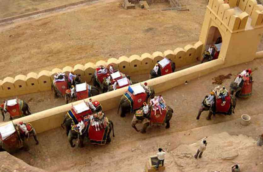 elephant riding खुशखबरी : नाहरगढ में 3 जगह होगी हाथी सफारी, पर्यटक उठाएंगे लुत्फ