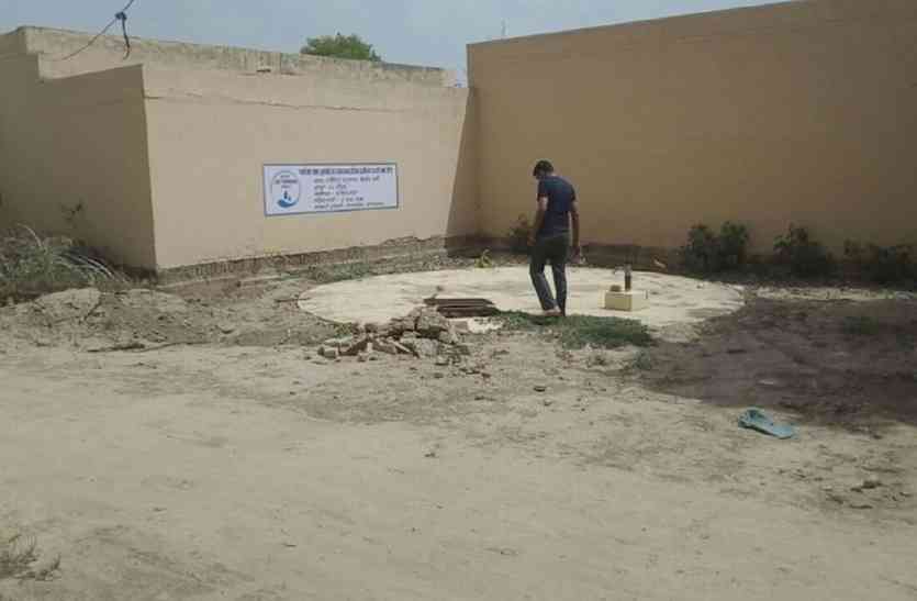 water harvesting Video : लाखों रुपए खर्च वाटर हार्वेस्टिंग बनाया, अब किसी काम का नहीं