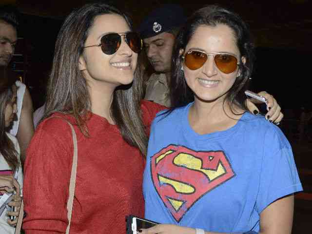 sania with pareeniti