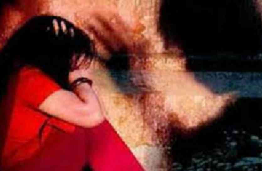 kanpur dehat युवक ने घास लेने गई महिला से किया ऐसा काम कि...