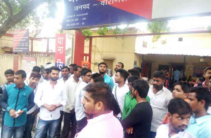 protest काशी विद्यापीठ के छात्रों ने कुलानुशासक के खिलाफ खोला मोर्चा, लगाये कई गंभीर आरोप